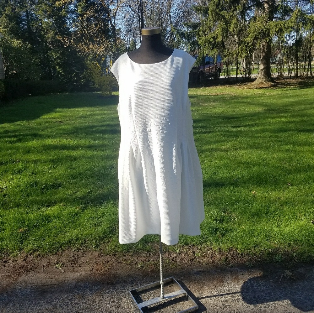 White plus size polka dot dress